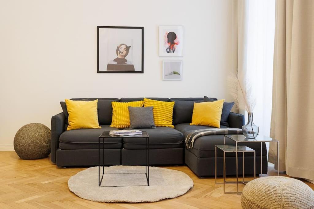 Franz 21 - Typical Viennese Apartment In The Heart Of Vienna Luaran gambar
